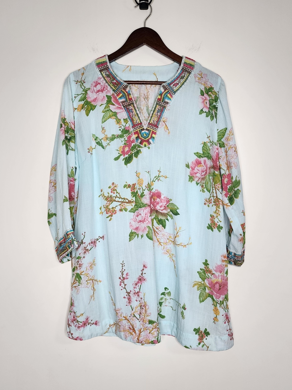 Soft Surroundings Light Blue Floral Embroidered V-Neck Women's Tunic Top Large